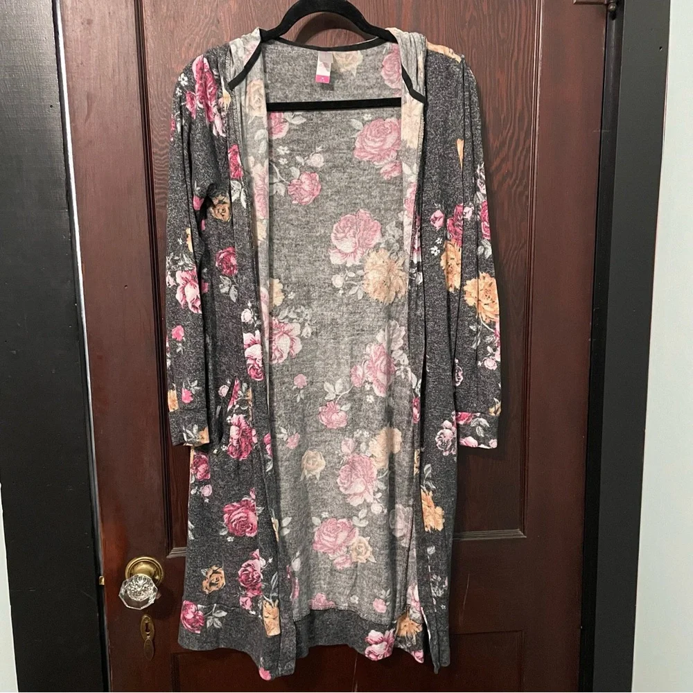 No Boundaries M Long Cardigan with Pockets Floral Gray Pink
